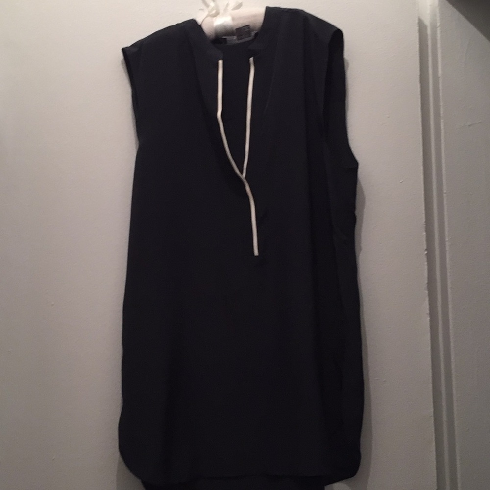 VInce baby sleeveless top with white piping